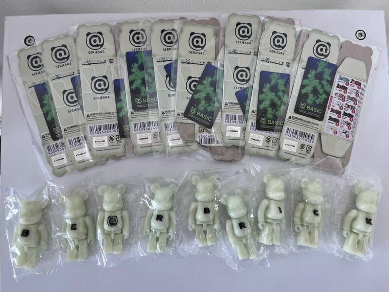 【全9種コンプ】BE@RBRICK series 44 BASIC BE@RBRICK100% ベアブリック　シリーズ　ベーシック