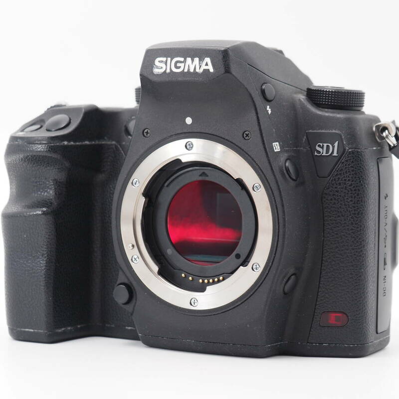 101767☆良品☆SIGMA デジタル一眼レフカメラ SD1Merrill 4,600万画素 FoveonX3ダイレクトイメージセンサー(APS-C)搭載 928766