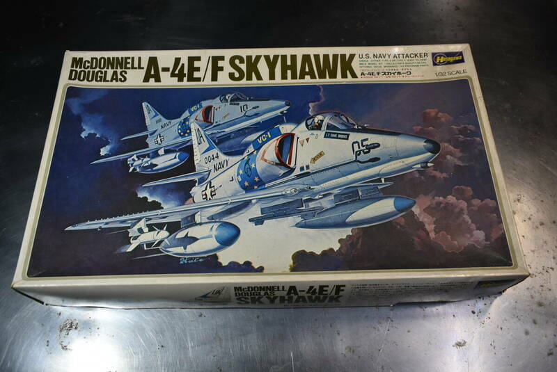Qm081 絶版 1976's vtg Hasegawa 1:32 McDonnell Douglas A-4E/F Skyhawk U.S. Navy Attacker スカイホーク 稀少 部品取 デカール 80サイズ