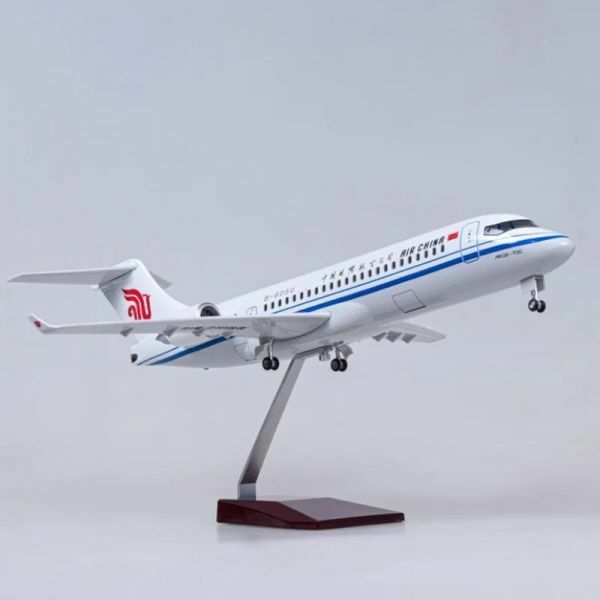CB001:プラスチック製 飛行機モデルの収集 DIYギア 樹脂 航空機 ディスプレイ モデル 飛行機 Arj21-700, 47cm, 1:150