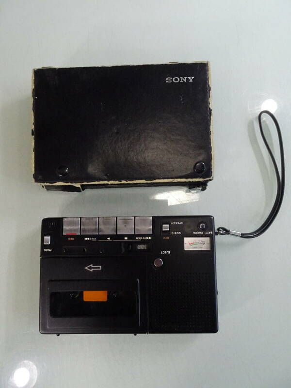 SONY/ソニー　カセットコーダー　カセットテープ　ポータブルプレイヤー　TC-1100B　ジャンク品　部品取り修理前提　中古