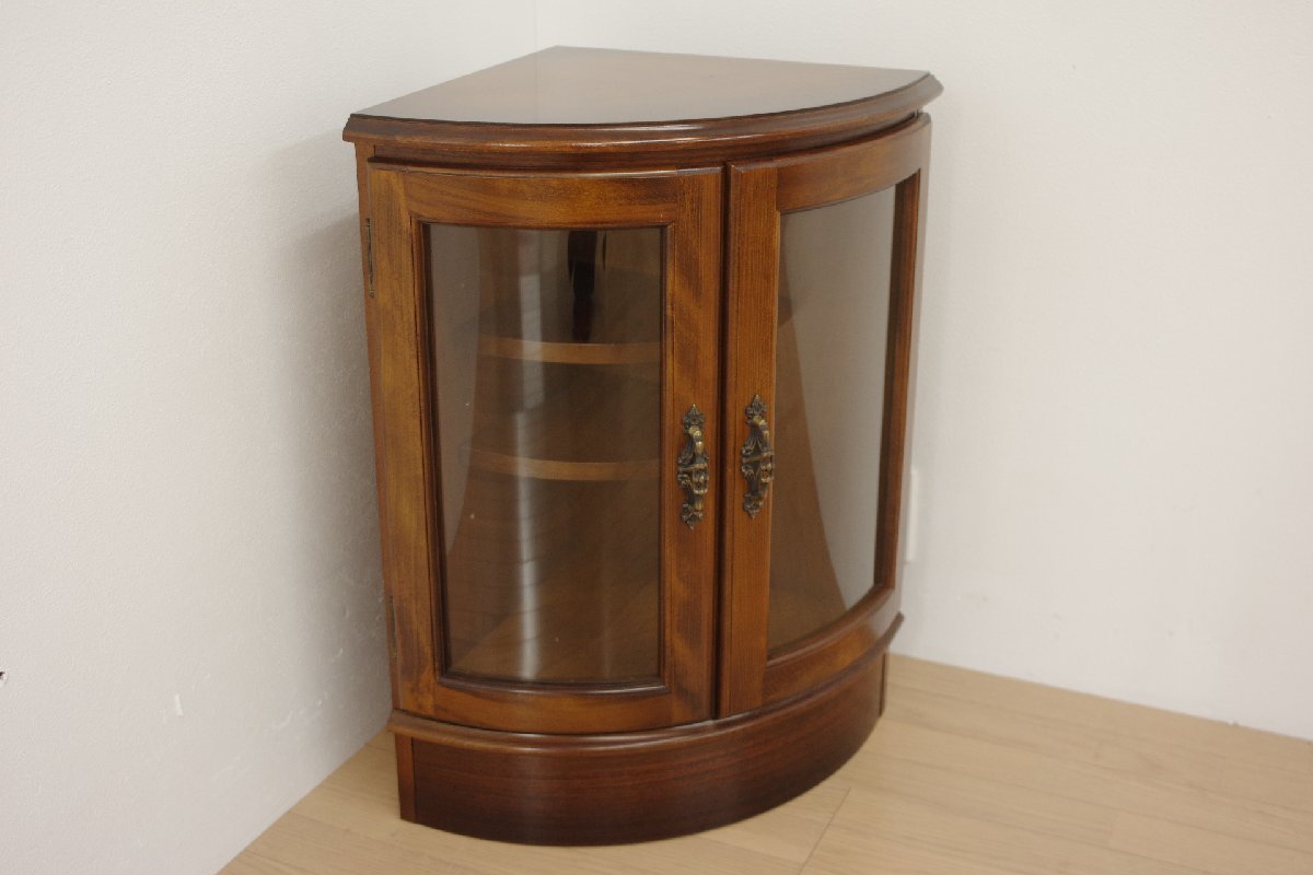 カリモク karimoku コロニアル コーナーキャビネット 飾り棚 収納棚 花台 ガラス扉 コレクションボード リビング アンティーク調 ①