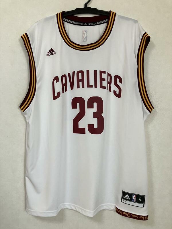 【良品】 NBA レブロン・ジェームズ JAMES ＃23 CAVS クリーブランド・キャブス ★adidas アディダス ユニフォーム ジャージ XL　白 ホーム