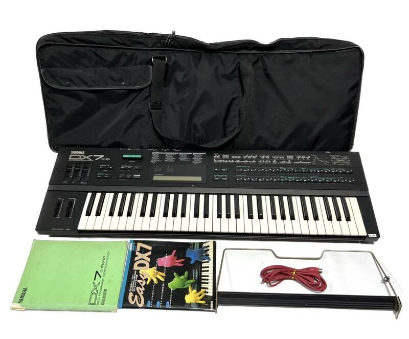 ☆送料無料 美品 YAMAHA ヤマハ シンセサイザー DX7II D ケース付き