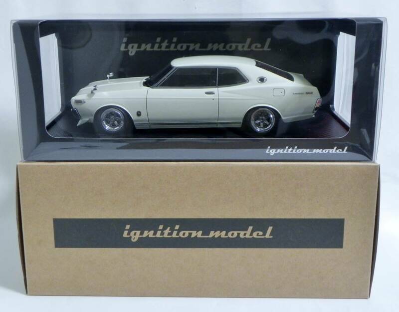 IG 2401 1/18 Nissan Laurel 2000SGX (C130) White イグニッションモデル ブタケツ ローレル ロンシャン XR-4