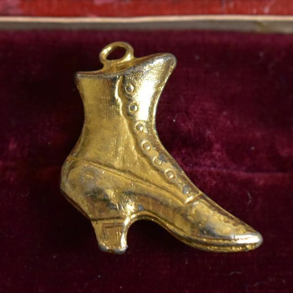 アンティーク GF 靴/ブーツのチャーム 彫金 本物保証 19世紀後期 ヴィクトリアン