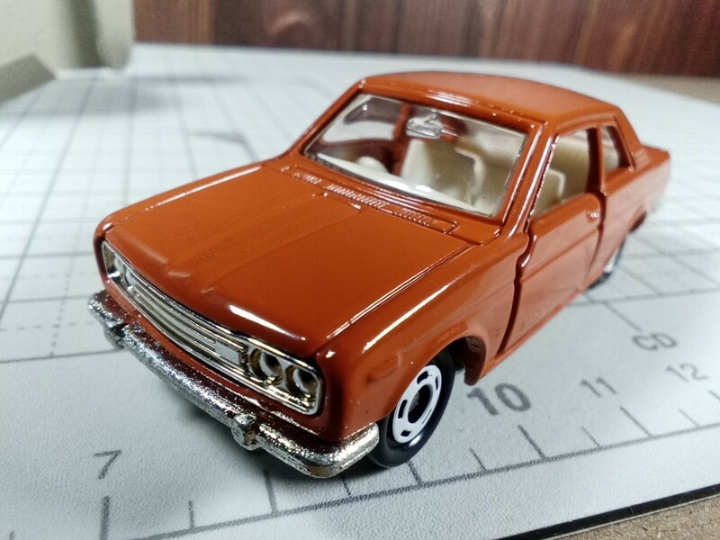 トミカ 40周年記念復刻トミカ Vol.2 日産 ブルーバード SSS クーペ S=1/60 開封品 NISSAN BLUEBIRD SSS COUPE コレクション台つき