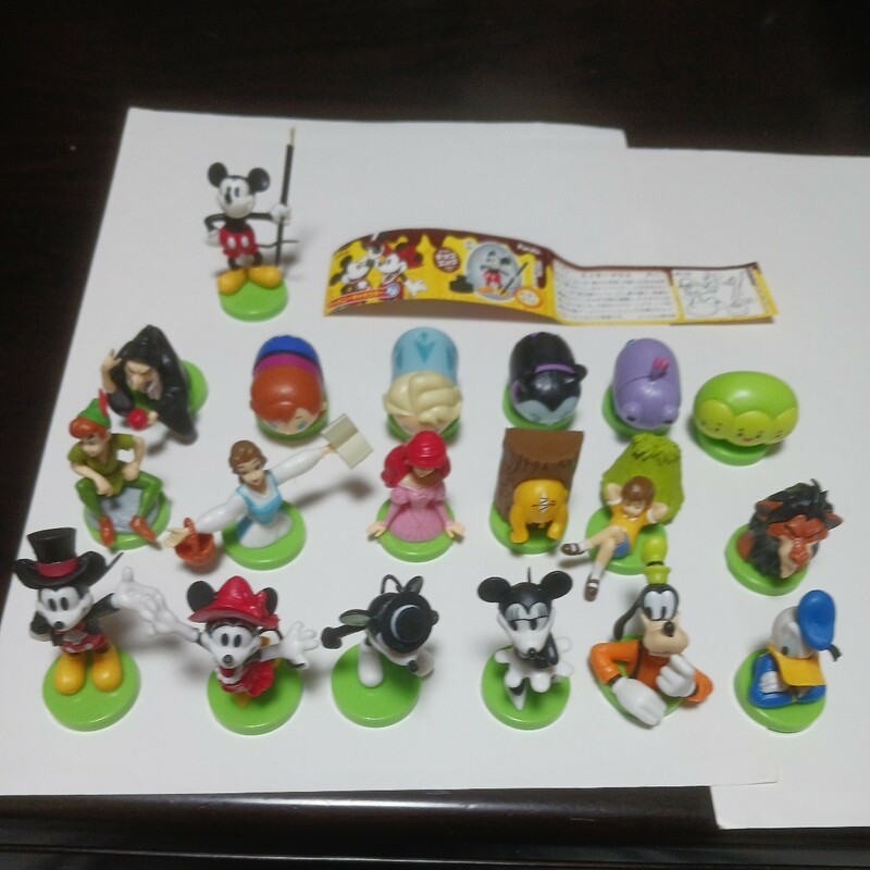 フルタチョコエッグ　ディズニーキャラクターパート10全１８種＋シークレット(ミッキーマウス)、ミニブック付き、カプセルなし