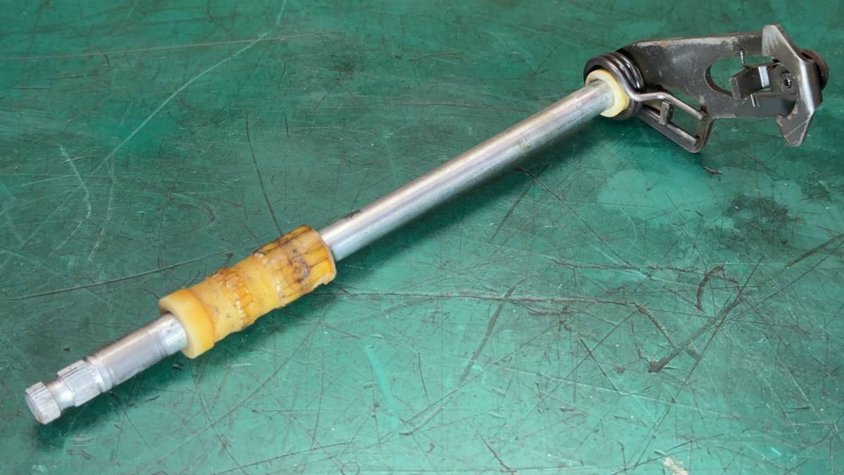 RZ250 ４L３ RZ350 4L0 純正 シフトペダルシャフト チェーンスライダー 廃番品 当時モノ 傷・有り 予備ストックしてました（倉庫整理/D）