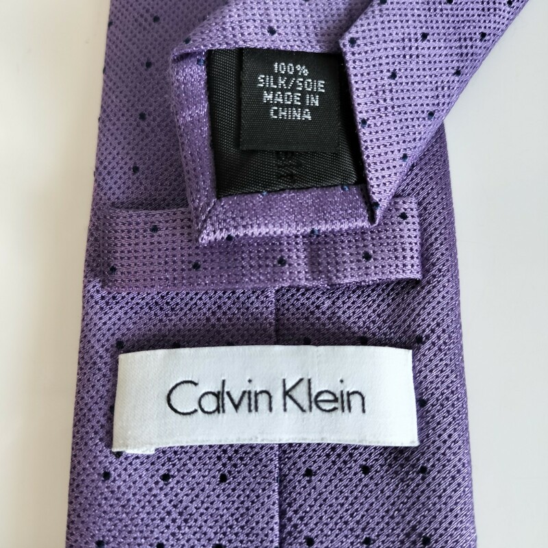 カルバンクライン（Calvin Klein)紫点々ドットネクタイ