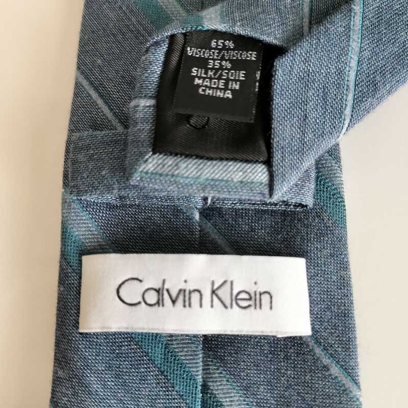 カルバンクライン（Calvin Klein)水色のストライプネクタイ