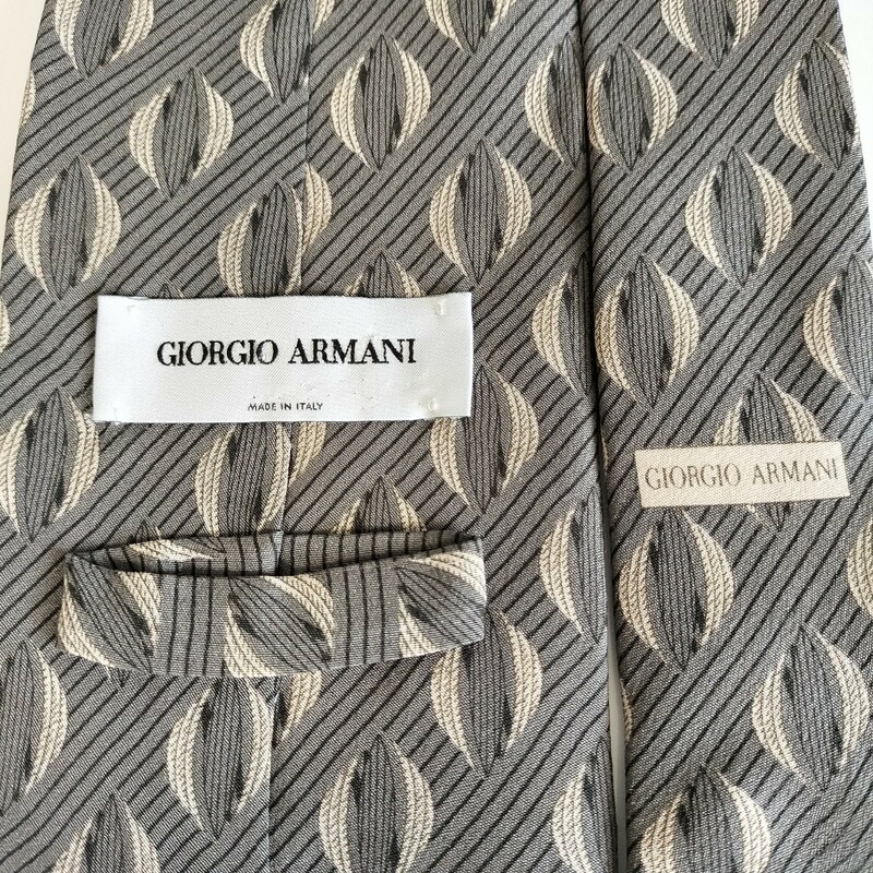 GIORGIO ARMANI(ジョルジオアルマーニ)グレー長丸ネクタイ