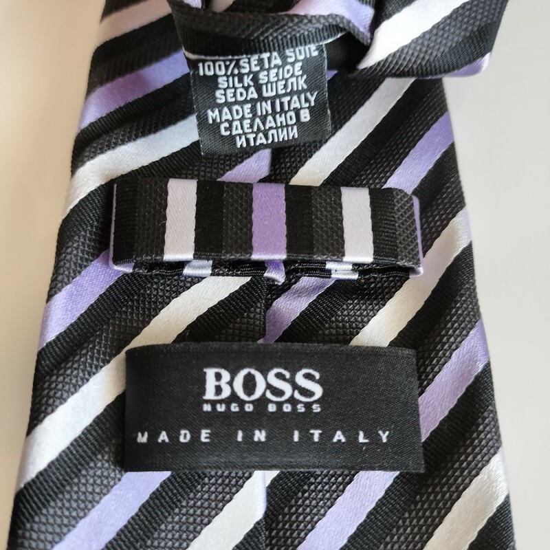 HUGO BOSS (ヒューゴボス)黒白紫ストライプネクタイ
