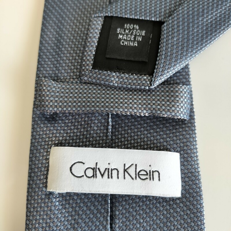 カルバンクライン（Calvin Klein)グレーのネクタイ