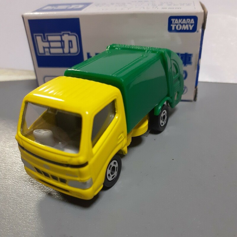 トミカ トヨタダイナ 清掃車 黄 非売品 240001011728