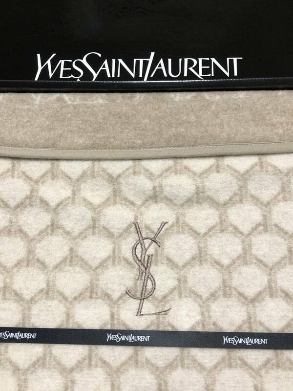 天然素材の毛布★高級上質　ブランドYSL YVES SAINT LAURENT イブサンローランYSL刺繍ロゴ カシミヤウール　日本製