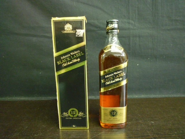 AMB-00957-45 Jonnie Walker ウィスキー Red Label Old Scotch Whisky 箱付き 40度 700ml 未開封