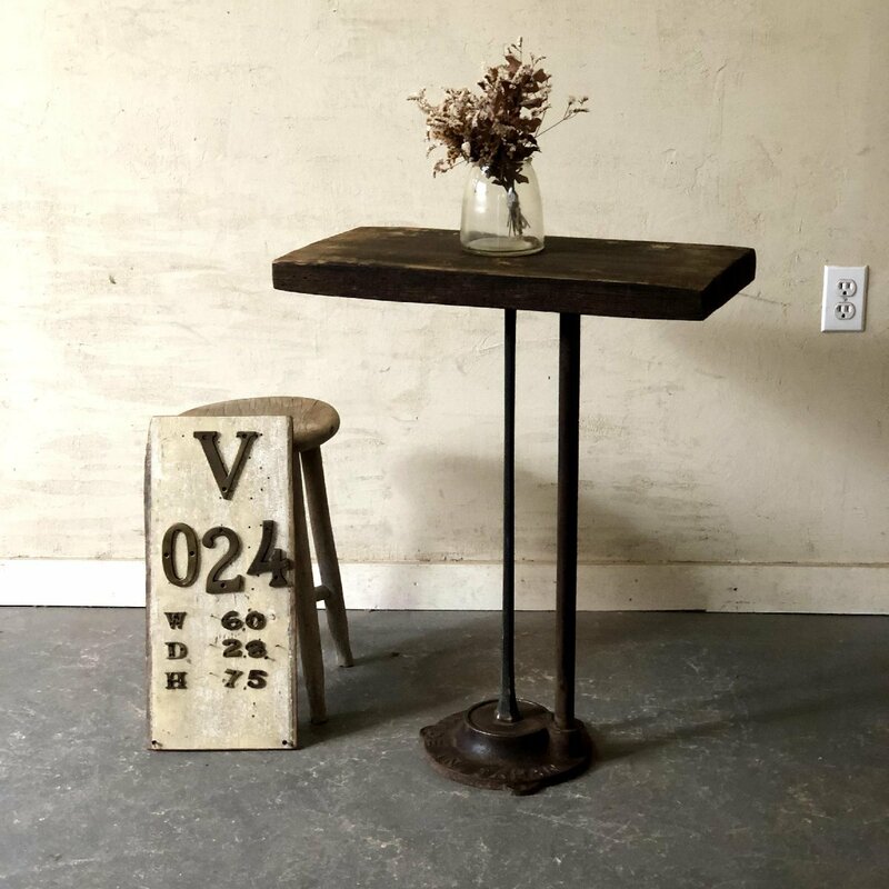 V-024□ W60×D28×H75 古いアイアンのサイドテーブル 重厚な展示台 アンティーク フラワースタンド 工業系 花台 店舗什器 stk