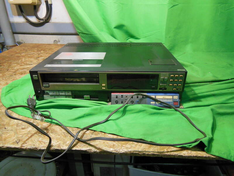 w240223-009A9 SONY Betamax SL-HF66 ベータ ビデオデッキ 通電のみ確認済 1991 ソニー 平成