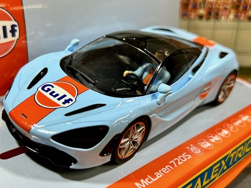 1/32 SCALEXTRIC C4394 McLaren 720S - Gulf Edition スロットカー