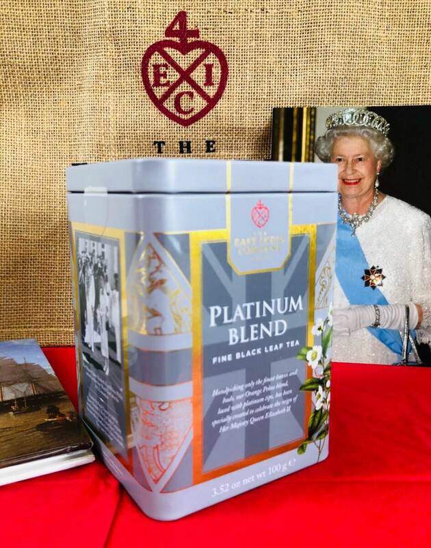 レア★東インド会社ロンドン・エリザベス女王「プラチナ・ジュビリー・ブレンド」～1954年のワールドツアーのシーンを缶に