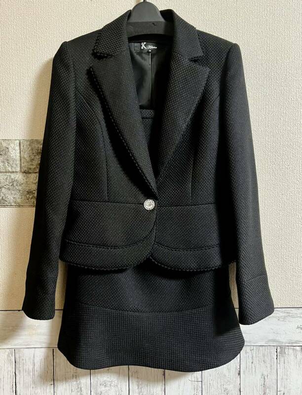 未使用 美品 クローネ Krone タキヒョー㈱ セットアップ スーツ スカート ジャケット フォーマル 卒入学 黒 ブラック サイズ9AR