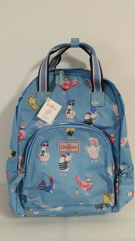 新品 キャスキッドソン CathKidston リュックサック ブルー MULTI POCKET BACKPACK HEN PARTY ニワトリ 鳥 バックパック