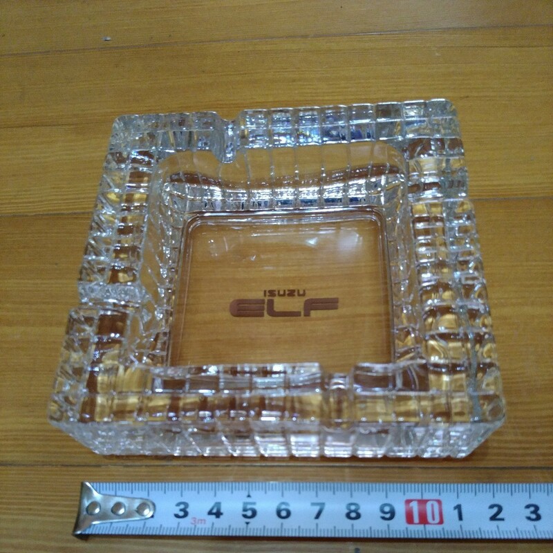 ISUZU エルフ　V30達成記念　灰皿　箱無し　未使用品　ELF 当時物　四角　記念品　非売品 