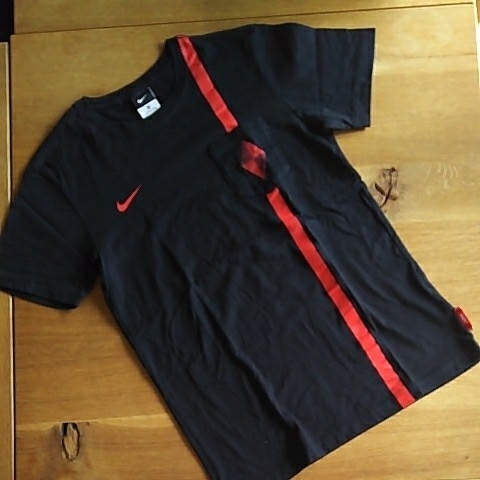 s722 美品 春支度 ■Nike■ ナイキ Urawa 黒 メンズ 170/88A 伸縮 細身半袖Tシャツ 身幅45.5 肩幅42.5 着丈68 トレーニング ゆうパケ