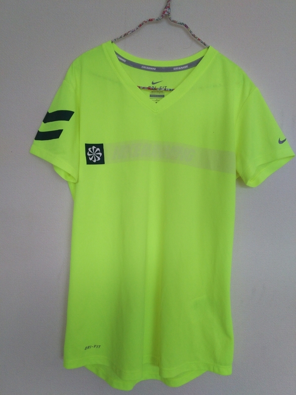 s724 スポーツ美人 春支度 ■Nike■ ナイキランニング 蛍光色 155/80A S 半袖Tシャツ 身幅40.5 着丈59 肩幅37 トレーニング ヨガ ゆうパケ