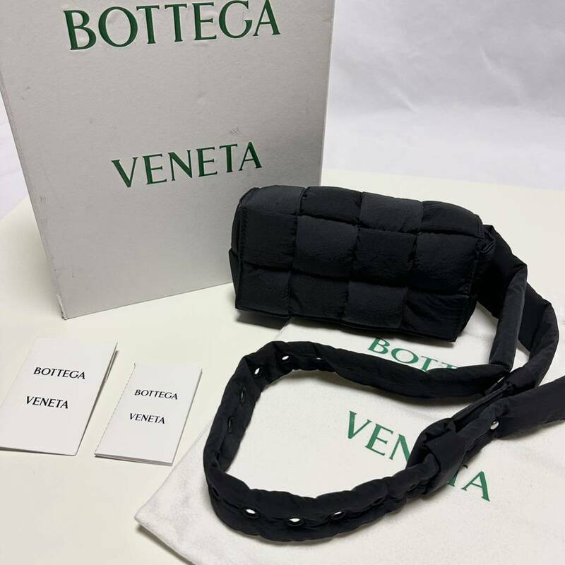 新品同様◇Bottega Veneta ボッテガヴェネタ パデットカセット ナイロンショルダーバッグ ブラック メンズ レディース