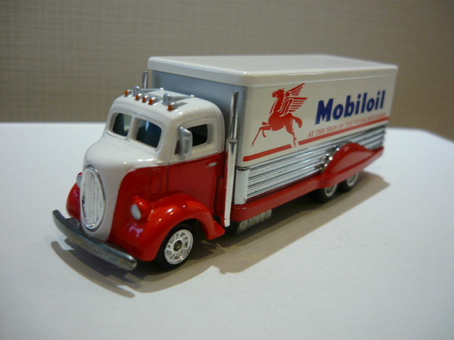 ホットウィール ミニカー　レア　　’３８ フォード Ｃ.Ｏ.Ｅ　モービル石油カラー　◎ HotWheels '38FORD C.O.E Mobiloil