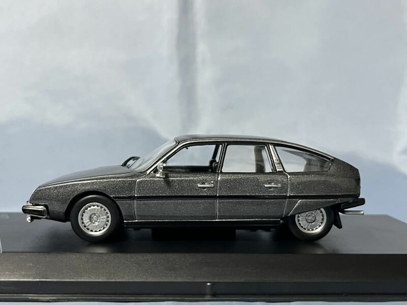 ホワイトボックス製　　シトロエン　CX 2400 GTI 1/43