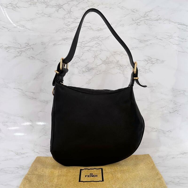 美品 フェンディ FENDI ワンショルダーバッグ ロゴ レザー ブラック　2-30033