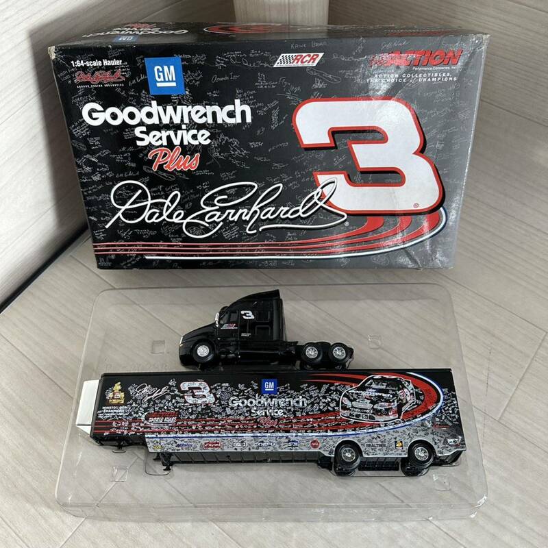 【A0280】未使用『Action 1/64 Dale Earnhardt #3 GM Goodwrench Service Plus / Tribute 2001 Hauler』ミニカー レーシングカー