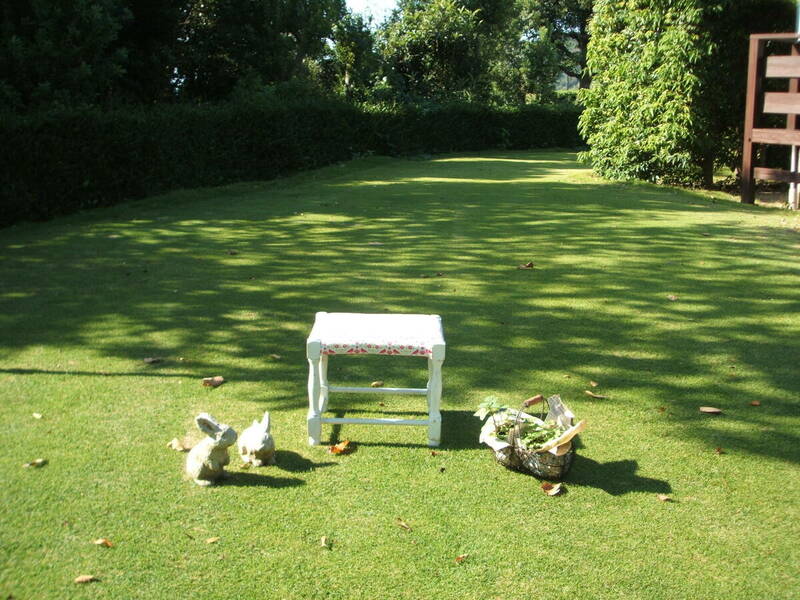 イギリス　ヴィンテージ　スツール　椅子　木製　チェアー 花柄　白　