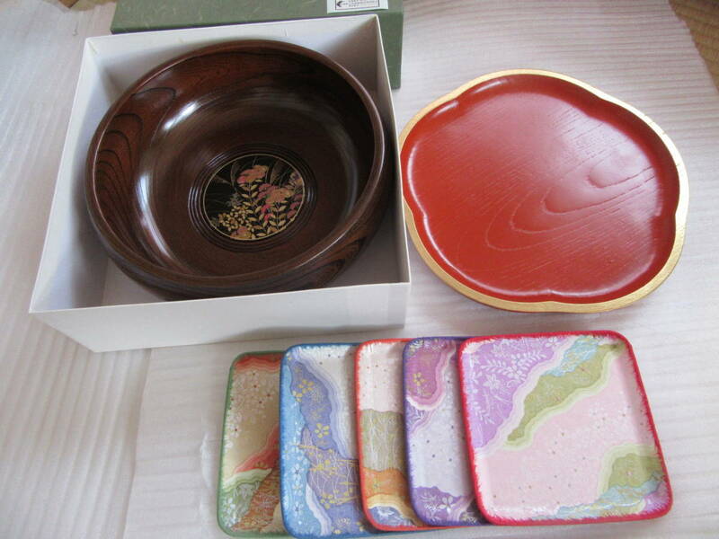うるし塗り菓子鉢　朱の盆　和菓子銘々皿(紙)