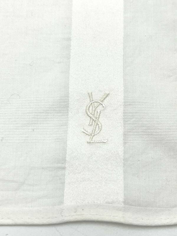 Yves Saint Laurent　イヴサンローラン　ハンカチ　スカーフ　ホワイト　YSLロゴ刺繍　コットン　45×45