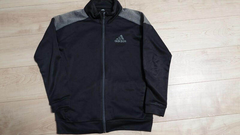 アディダス adidas　長袖 　150cm