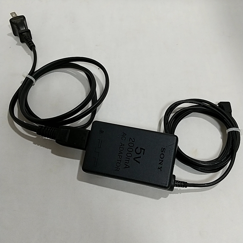 ACアダプター SONY　PSP-100　Playstation Portable 用　IN:100-120V OUT:5V 2000ｍA 