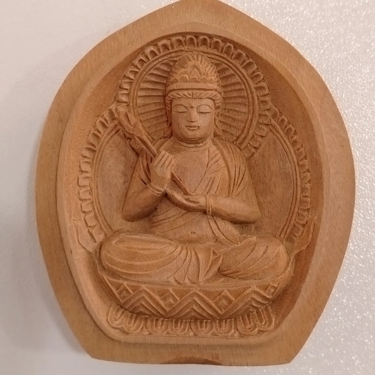 M02008　白檀 香合仏 懐中仏 大日如来坐像 仏像　魔除け　お守り 手彫り