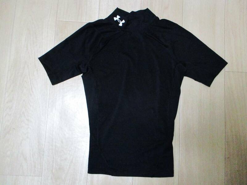 アンダーアーマー・半袖インナーシャツ・黒色・サイズSM・送料１８０円