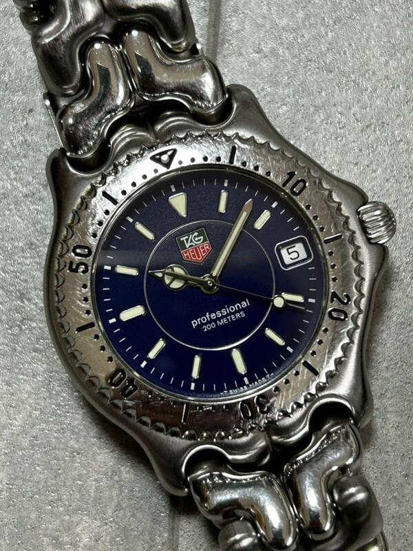 良品　TAG HEUER タグホイヤー　WG111A セル ブルー文字盤 プロフェッショナル 200M デイト メンズ腕時計　稼働中