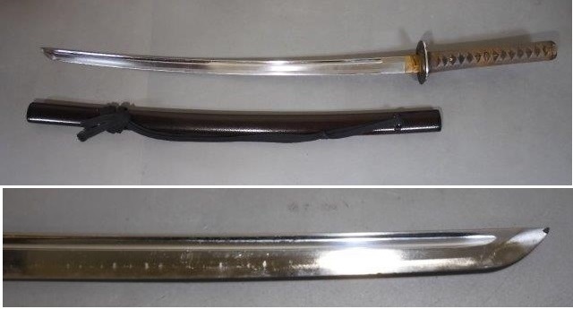 【模造刀】 樋入り居合刀 模造刀 模擬刀　全長98cm 刃渡り 71.5cm 総重量 1165g