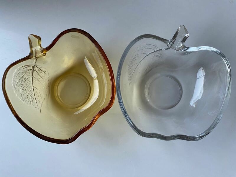 SOGA GLASS《Apple Line》リンゴ型 ガラス小鉢 ぶどう 皿　 昭和レトロ　曽我ガラス　アンティーク　ビンテージ
