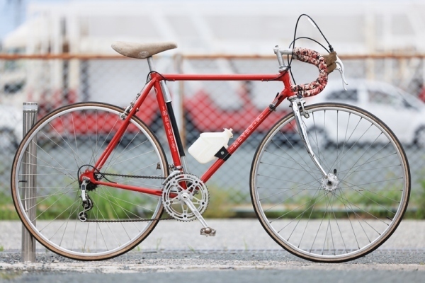 【輸入品】 MATHY・G ヴィンテージ自転車 レッド ロードバイク ドロップハンドル ヨーロッパ直輸入 b34