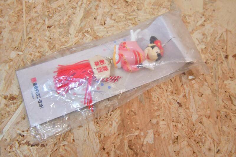 レトロ　東京ディズニーランド　ミッキーマウス　ディズニー　ミニーマウス　フィギュア　吸盤　着物　晴れ着　謹賀新年　