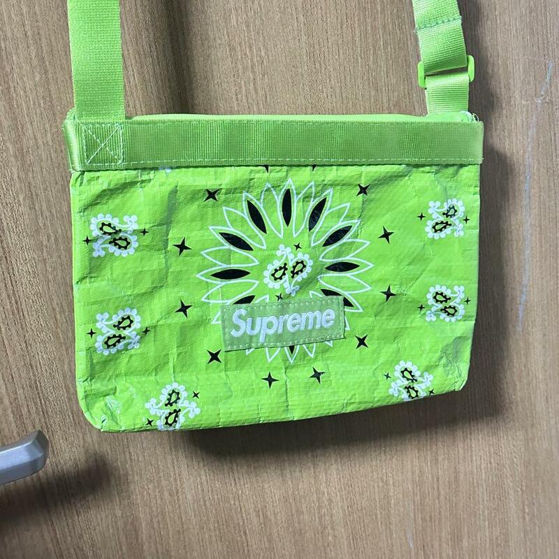 SUPREME Bandana Tarp Side Bag