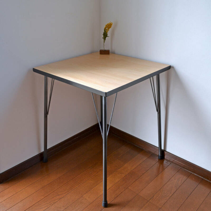 Simple cafe table black 60 iron leg テーブル シナ合板 カフェ コンパクト 鉄脚 鉄脚 シンプル 