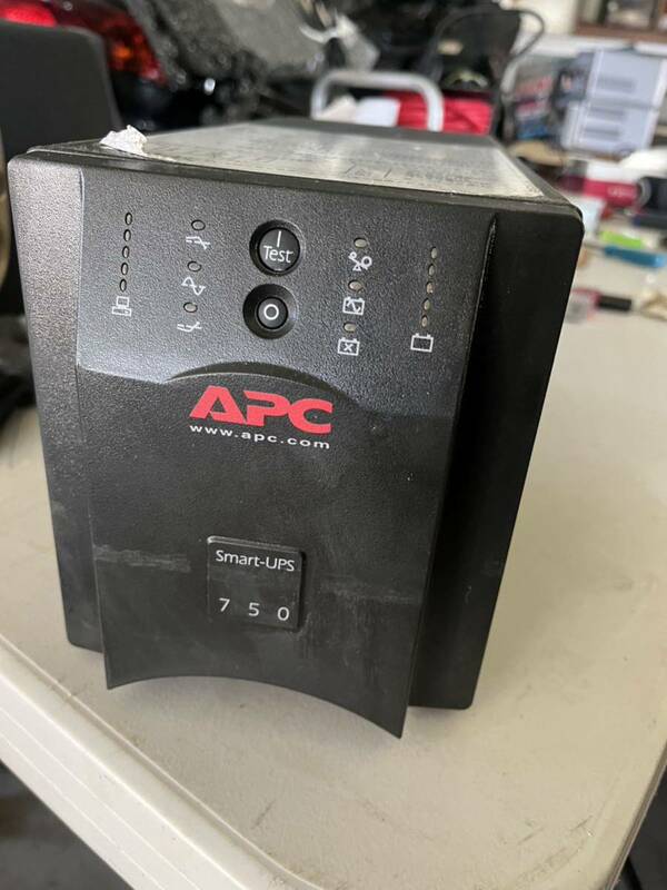 ジャンク　全点滅　通電のみ 確認 APC Smart-UPS 750 SUA750JB 無停電電源装置